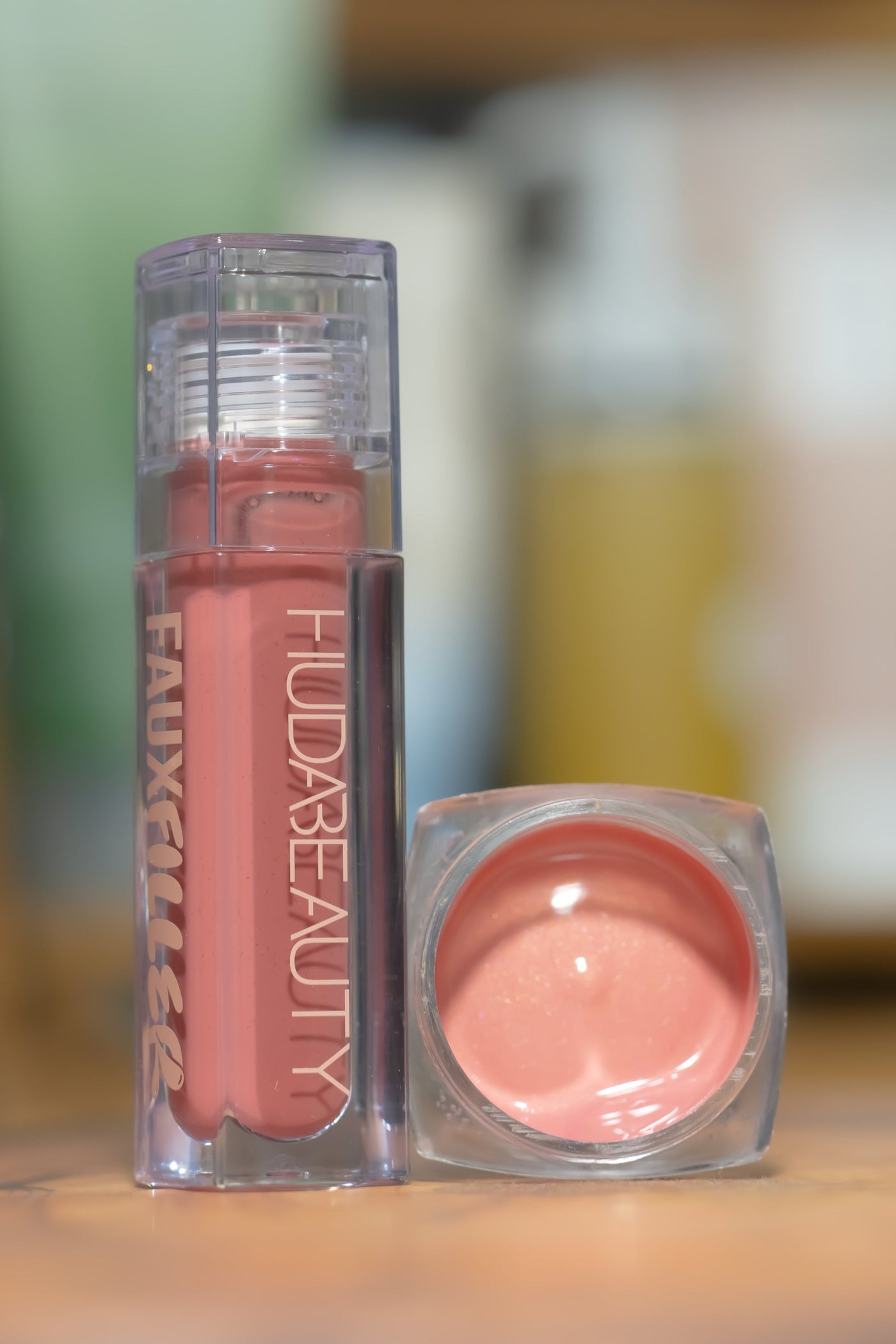 Huda Beauty - Faux Filler Extra Shine Lip Gloss Sample - 2ml